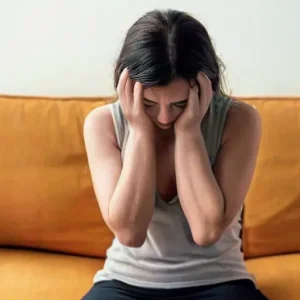 Тревожность и тело: как распознавать сигналы и снижать напряжение