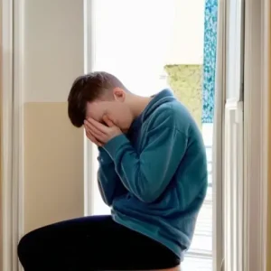 Панические атаки: что происходит с организмом и как себе помочь