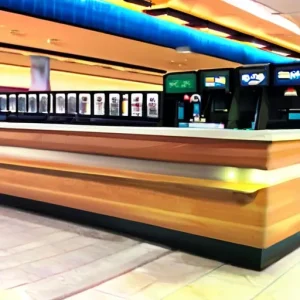 Лайфхаки для аэропорта: еда, вода, розетки и зоны отдыха